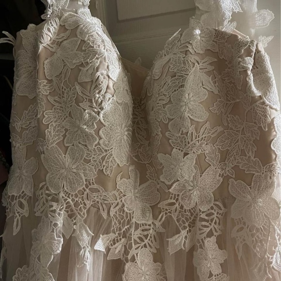 Wedding dress - Picture 6 of 6